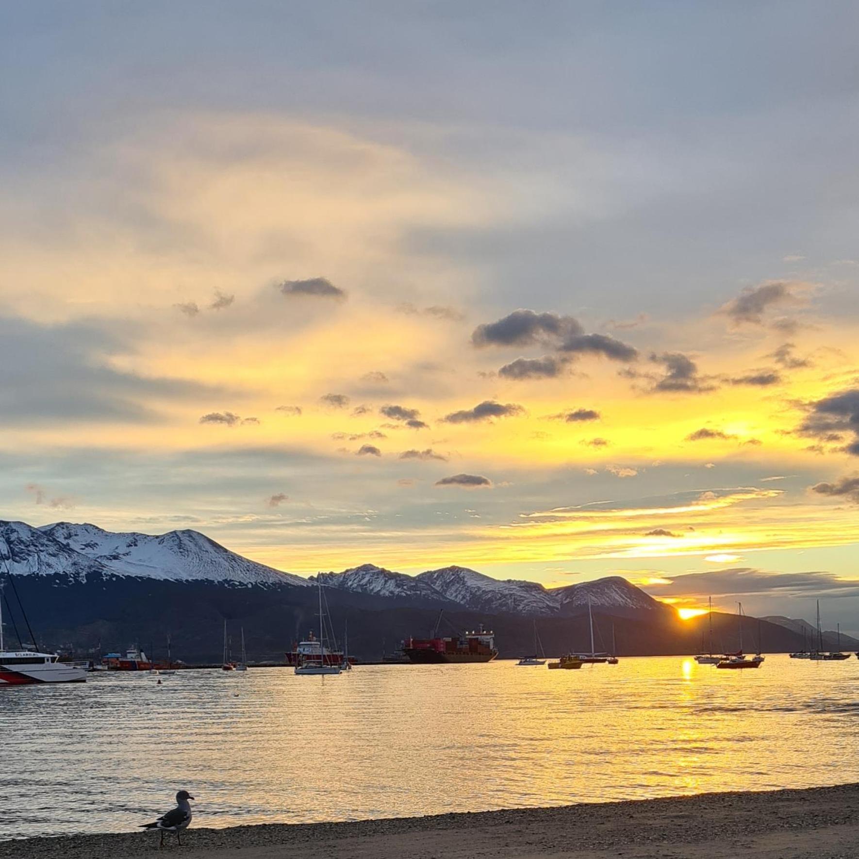 Hotel Tierra Del Fuego ウシュアイア エクステリア 写真
